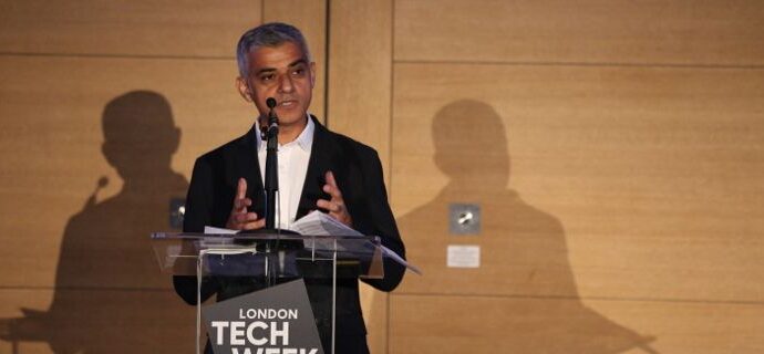 Νέο δημοψήφισμα για το Brexit ζήτησε ο δήμαρχος Λονδίνου: Κινδυνεύει με συντριβή η Βρετανία