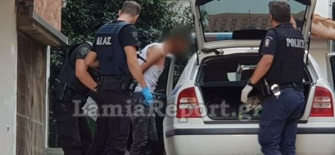 Λαμία: Σε κρίσιμη κατάσταση η 25χρονη -Την μαχαίρωσε αδελφός φίλης της