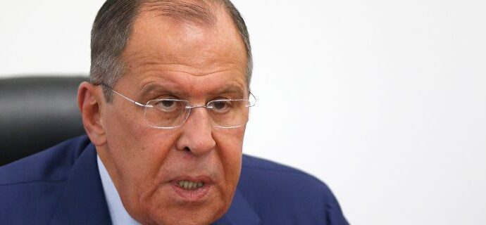 Λαβρόφ: Η Ρωσία δεν αναμειγνύεται στο δημοψήφισμα της ΠΓΔΜ