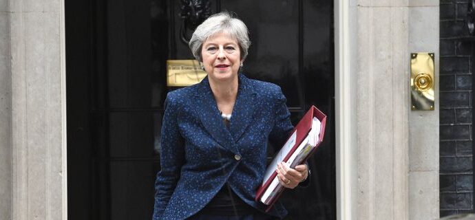 Μέι: Brexit με τους δικούς μου όρους, αλλιώς δεν θα υπάρξει συμφωνία με την ΕΕ