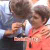 Συγκίνηση για τον Κυριάκο Μητσοτάκη: Ενα μικρό αγόρι του πρόσφερε μπρελόκ που έδειχνε τον πατέρα του [βίντεο]