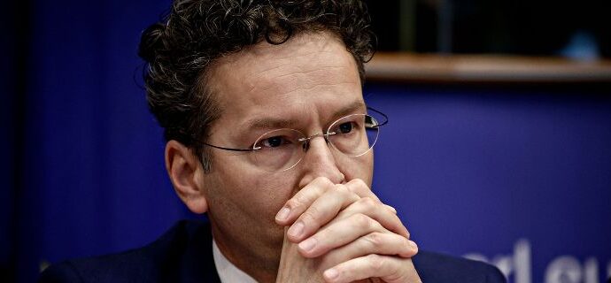 Nτάισελμπλουμ: Κάποιοι θεωρούν μεγάλη επιτυχία την έξοδο της Ελλάδας από το μνημόνιο-Ομως δεν είναι έτσι