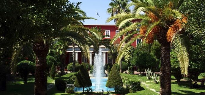 Φοιτήτρια στο Πάντειο καταγγέλλει: Aνδρας με ακολουθούσε μέσα στο Πανεπιστήμιο, με έσωσε ο φίλος μου