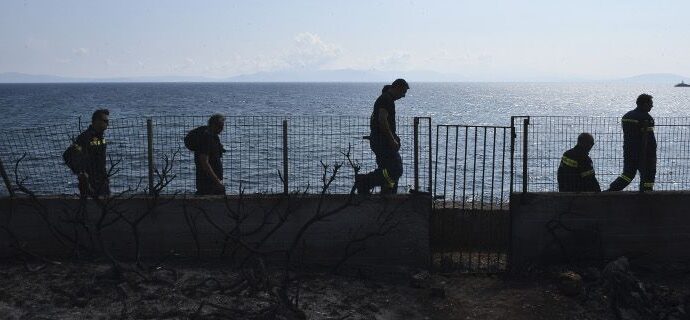 Εκαναν 10 ΕΔΕ για τους πυροσβέστες που σχολίασαν τον Καμμένο -Είχε πάει στο Μάτι με θωρακισμένη Μερσεντές