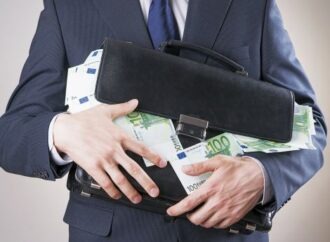 Κομματικά δανεικά και αγύριστα