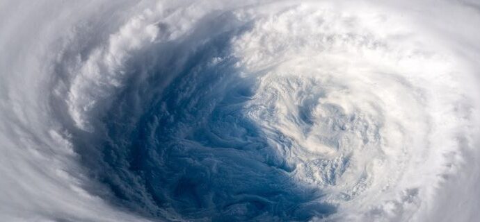 Ιαπωνία: Στην Οκινάουα ο σούπερ-τυφώνας Τράμι -Τουλάχιστον 17 τραυματίες [εικόνες]