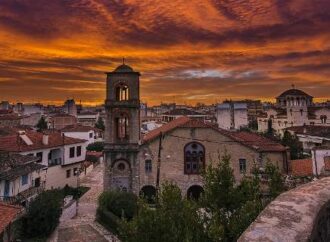 Guardian: Τρίκαλα, η πόλη που δεν χρειάζεται να ξέρεις έναν πολιτικό για να γίνει κάτι