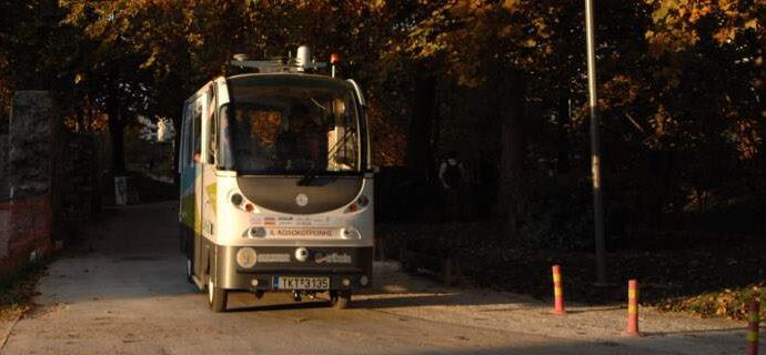 Τρίκαλα: Μετά το λεωφορείο «Χωρίς Οδηγό» υποδέχονται τα ηλεκτρικά τρίκυκλα και τετράκυκλα