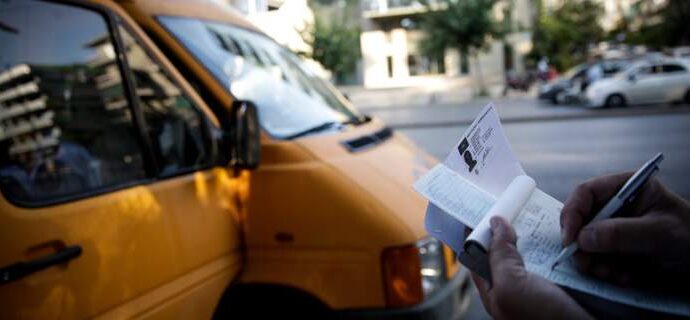 Ελεγχοι της Tροχαίας από το πρωί σε σχολικά λεωφορεία -Μοίρασαν φυλλάδια, έλεγξαν για παραβάσεις [εικόνες]