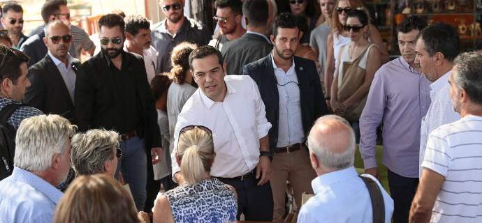 Ο Τσίπρας στο Μάτι -Με κόσμο αυτή τη φορά