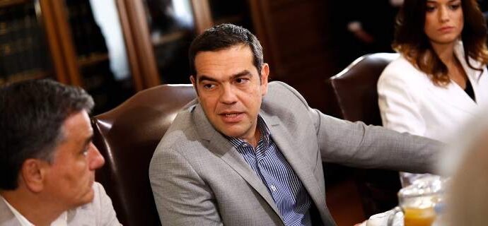Με… περσινή πρόταση Μητσοτάκη στη ΔΕΘ ο Τσίπρας: Συζητά να εξαγγείλει μείωση ΕΝΦΙΑ κατά 30%