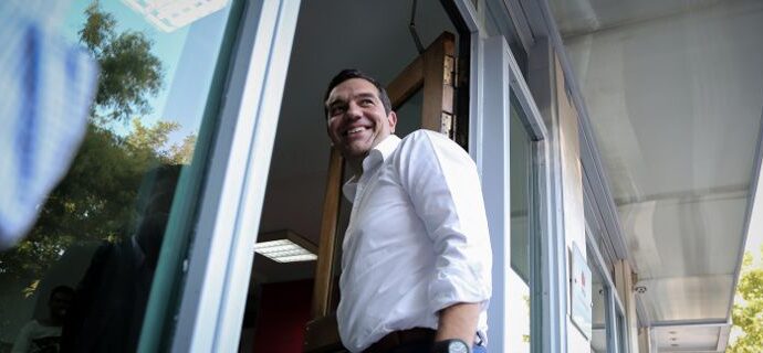Αναμπουμπούλα στον ΣΥΡΙΖΑ: Στροφή προς τη σοσιαλδημοκρατία θέλουν οι προεδρικοί, όρια στα… ανοίγματα βάζουν οι «53»