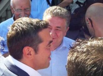 Στα Χανιά ο Τσίπρας -«Γλυκοκοιτάζει» τον Αρναουτάκη για την Περιφέρεια Κρήτης [εικόνες]