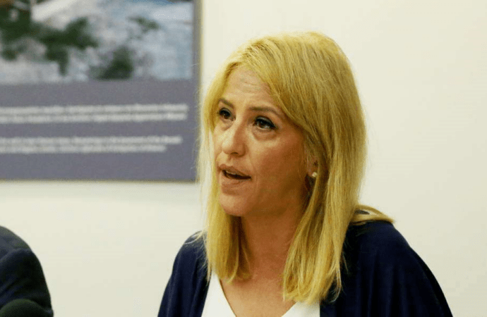 Η Δούρου καλείται ως ύποπτη για τις πλημμύρες στη Μάνδρα