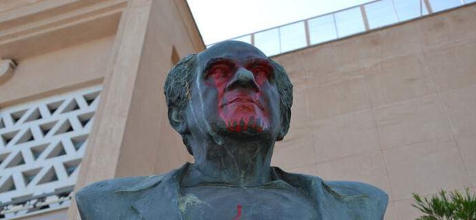 Μυτιλήνη: Εξιχνιάστηκε η υπόθεση βανδαλισμών σε προτομές -Δράστες 3 ανήλικοι