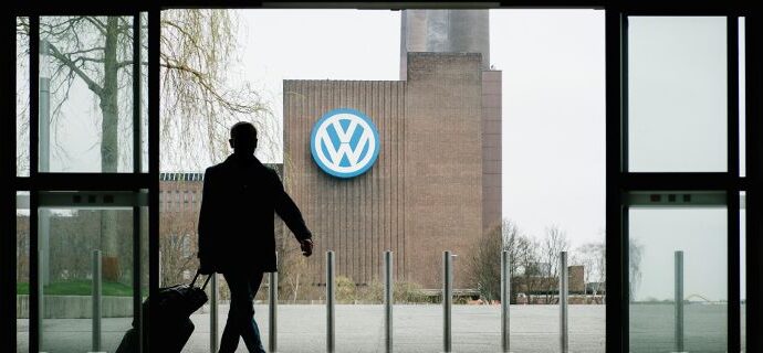 Bloomberg: H Volkswagen αποχωρεί από το Ιράν