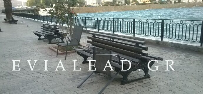 Χαλκίδα: Θυελλώδεις άνεμοι «σήκωσαν» τα πάντα στην παραλία [εικόνες & βίντεο]