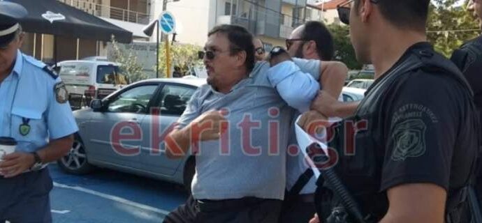 Μικροεπεισόδιο στα Χανιά λίγο πριν την άφιξη Τσίπρα -Ντόπιοι με πλακάτ «είσαι ανεπιθύμητος» [εικόνες]