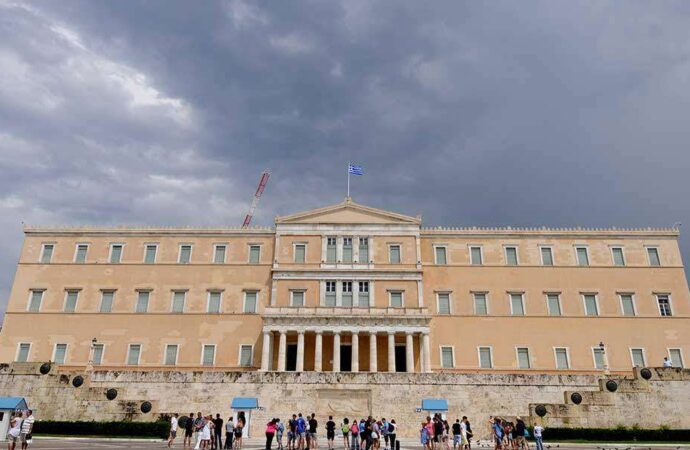Αντίστροφη μέτρηση για το Σύνταγμα