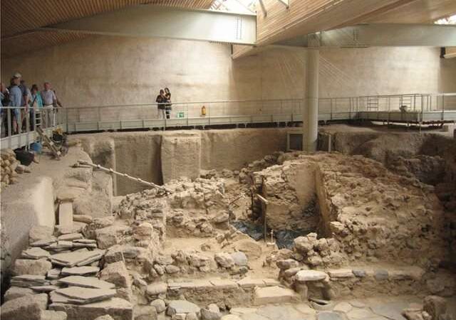 Νέα σπουδαία αρχαιολογικά ευρήματα στο Ακρωτήρι της Σαντορίνης