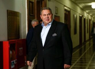 Καμμένος: Προσγειώσεις όπως στο Κανάβεραλ θα γίνονται στο αεροδρόμιο της Καρπάθου