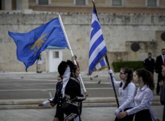 Μικροεπεισόδιο στη μαθητική παρέλαση της Αθήνας
