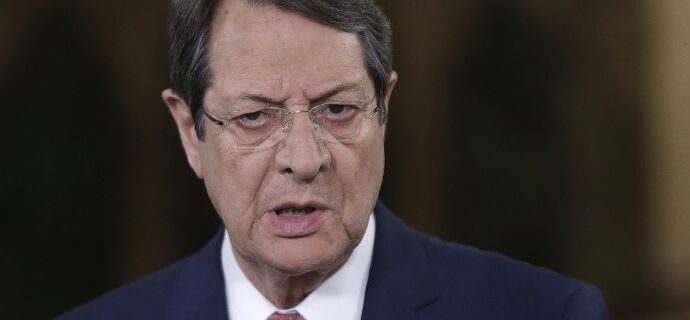 Κύπρος: Ακαρπες οι προσπάθειες για συνάντηση Αναστασιάδη με Ακιντζί