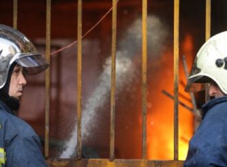 Φωτιά σε λογιστήριο στο Αιγάλεω τα ξημερώματα