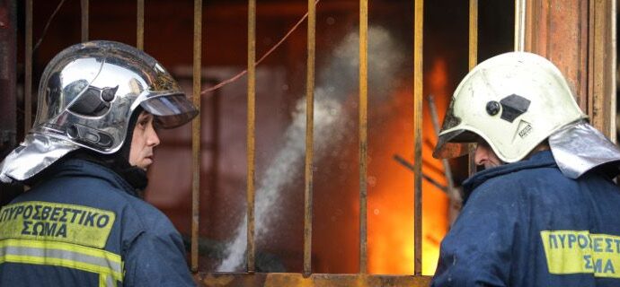 Φωτιά σε λογιστήριο στο Αιγάλεω τα ξημερώματα