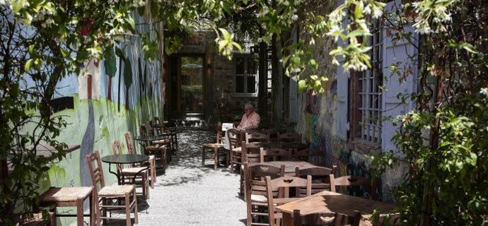 Μυτιλήνη: Εκλεψε βαλίτσα και έπεσε στη θάλασσα να σωθεί [εικόνες]