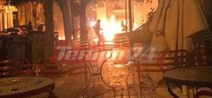 Πάτρα: Επίθεση με μολότοφ στο Αστυνομικό Μέγαρο -Ζημιές στην είσοδο του κτιρίου και σε αυτοκίνητο
