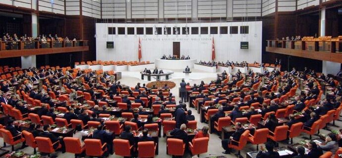 Τουρκία: Το κοινοβούλιο ενέκρινε την παράταση της ανάπτυξης στρατευμάτων σε Συρία και Ιράκ