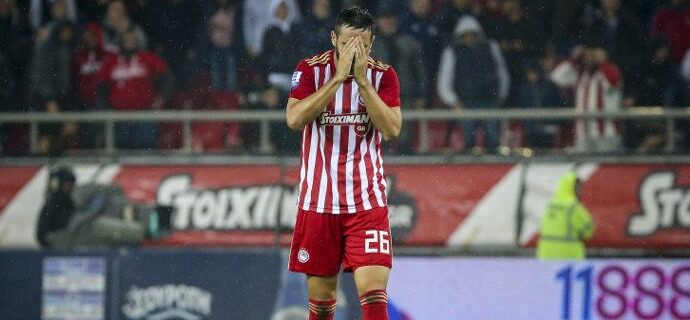 Ολυμπιακός: Ξέσπασε σε κλάματα στα αποδυτήρια ο Βούκοβιτς μετά το αυτογκόλ [βίντεο]