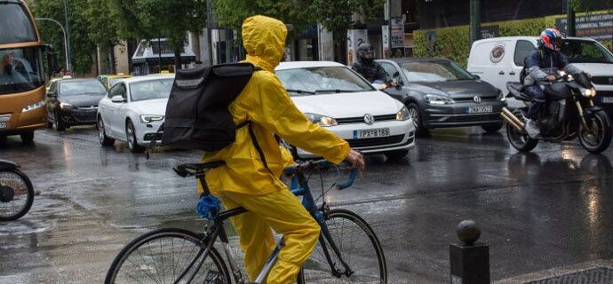 Αστατος και βροχερός ο καιρός την Κυριακή