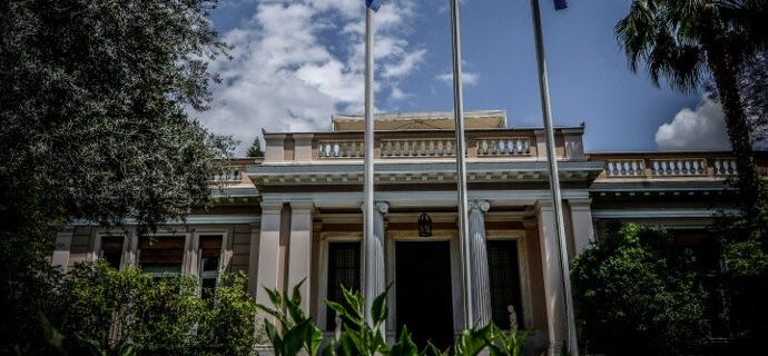 Μαξίμου: Ο Μητσοτάκης να αποπέμψει άμεσα την «ειδική απεσταλμένη» Σπυράκη