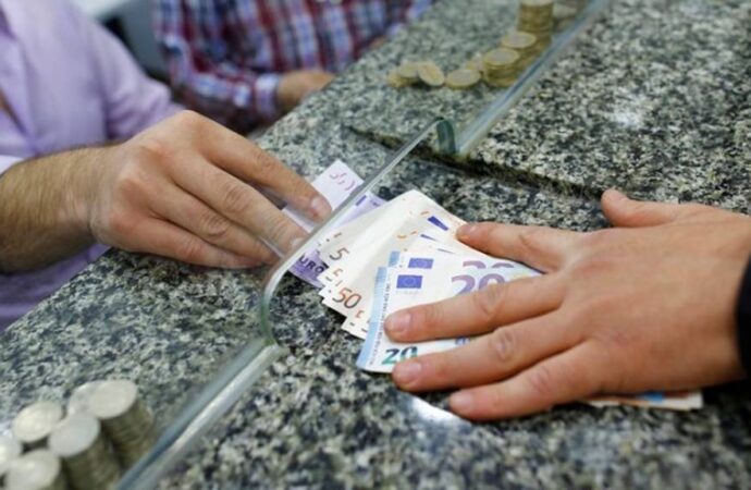 Απόφαση-«βόμβα»: Επιστρέφονται τα δώρα Χριστουγέννων και Πάσχα στους συνταξιούχους
