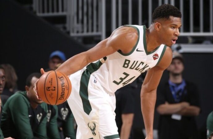 NBA: 3-0 οι Μπακς, με εξαιρετικό ξανά τον Αντετοκούνμπο