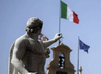 Οικονομικός όλεθρος στην Ιταλία: «Γκρεμίζεται» η οικονομία – Έκτακτη σύσκεψη της κυβέρνησης