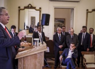 ΥΠΕΞ: Ο Κοτζιάς αποχώρησε ανακοινώνοντας επέκταση χωρικών υδάτων στα 12 μίλια στο Ιόνιο