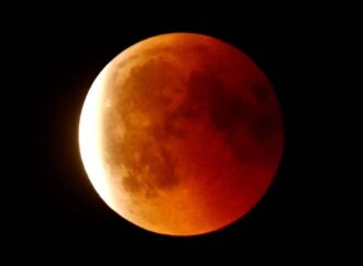 Super Blood Wolf Moon: Το εξαιρετικά σπάνιο φαινόμενο που θα κάνει «ποδαρικό» το 2019