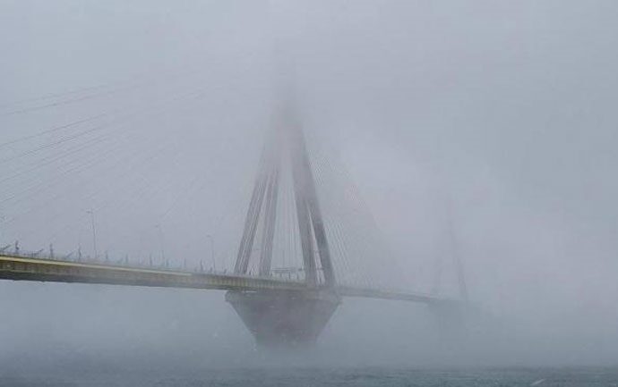 Αίσιο τέλος για τον άνδρα που απειλούσε να πέσει από τη Γέφυρα Ρίου-Αντιρρίου