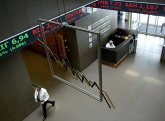 Αγορές: Έχασε τις 600 μονάδες ο Γ.Δ. – Στο κόκκινο η Ευρώπη, «βουτιά» με το καλημέρα στη Wall Street