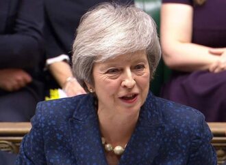 Βρετανία: Ολοκληρώθηκε η ψηφοφορία για την πρόταση μομφής κατά της Μέι