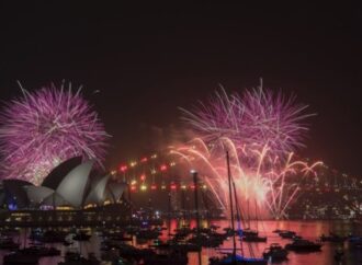 Ευτυχές το 2019: Άλλαξαν χρόνο οι πρώτες χώρες του πλανήτη