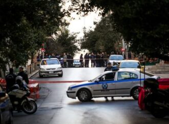 Ισχυρή έκρηξη στο Κολωνάκι – Δύο τραυματίες