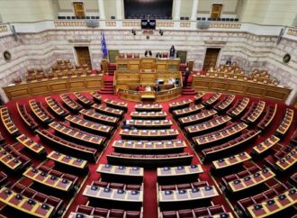 Κατατέθηκε η τροπολογία για μείωση ασφαλιστικών εισφορών σε νέους κάτω 25 ετών