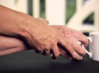 Ο συνδυασμός δύο ουσιών του καφέ καταπολεμά τη νόσο Πάρκινσον