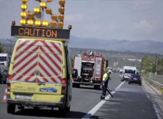 Τροχαίο με φορτηγό στην Αθηνών-Λαμίας στη Βαρυμπόμπη