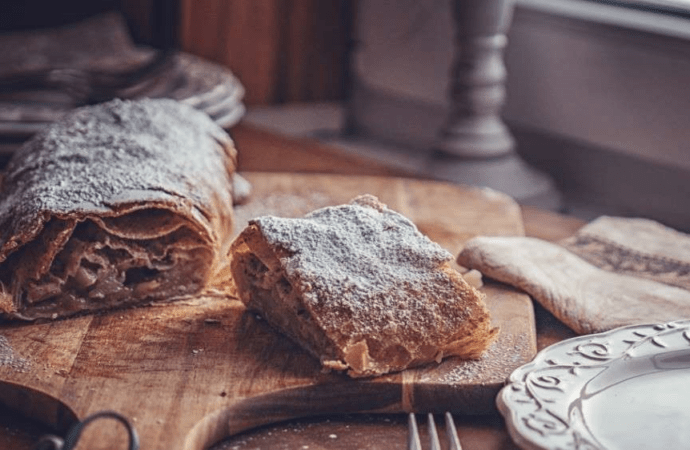 Στρούντελ με μήλο και αχλάδι χωρίς ζάχαρη