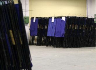 Οι μυστικές δημοσκοπήσεις του Μαξίμου για Αθήνα και Θεσσαλονίκη: Ανατροπές και εκπλήξεις